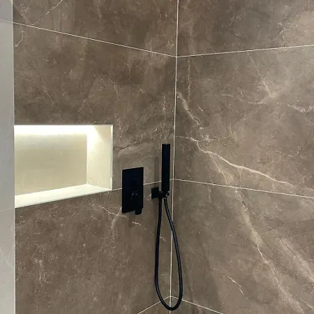 Sea Front Penthouse * Saranda